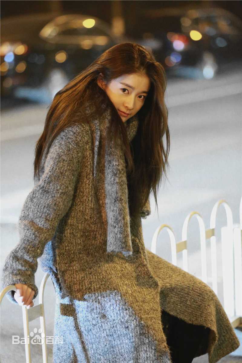 张雪迎(Sophie)夜拍性感图片壁纸