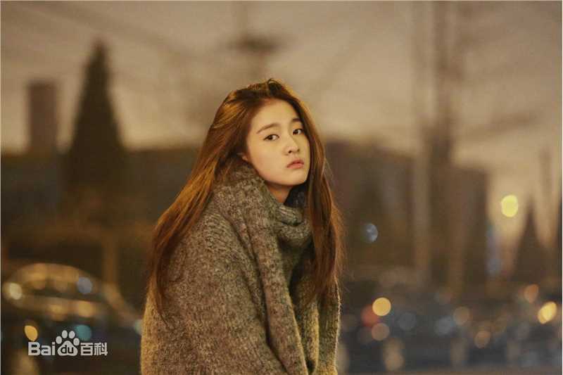 张雪迎(Sophie)夜拍性感图片壁纸