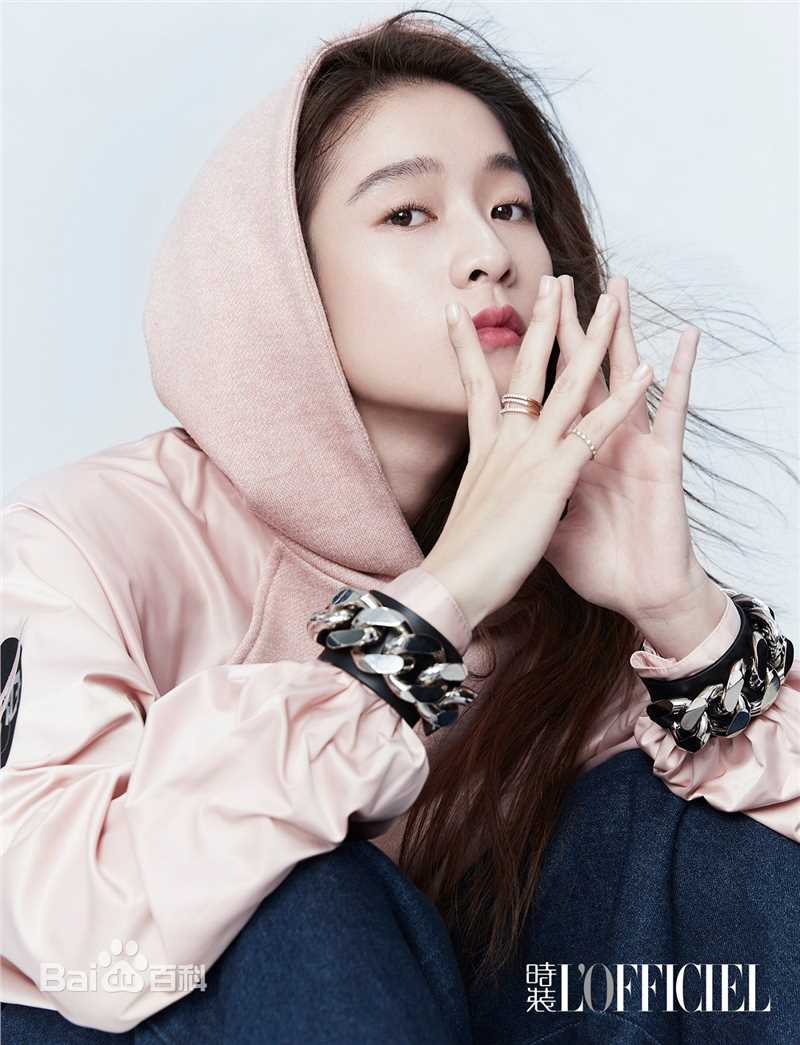 张雪迎(Sophie)时装L'OFFICIEL前后照片