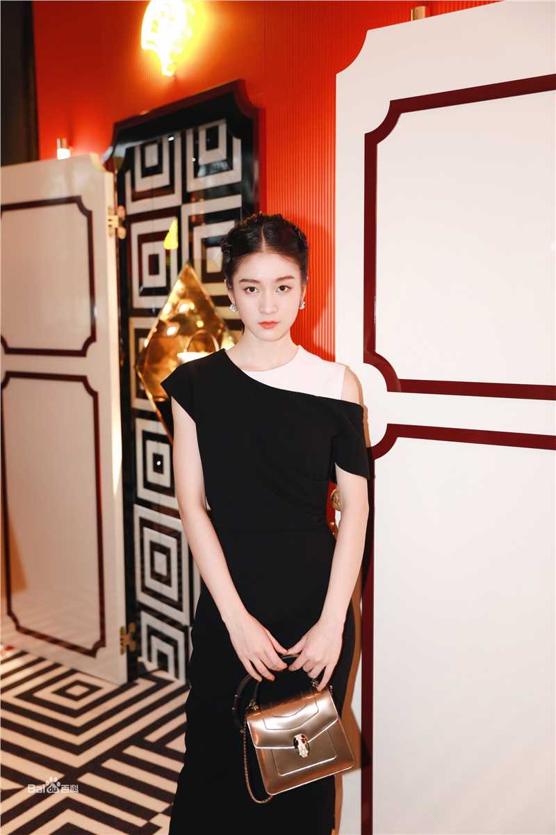 张雪迎(Sophie)米兰素颜照相册