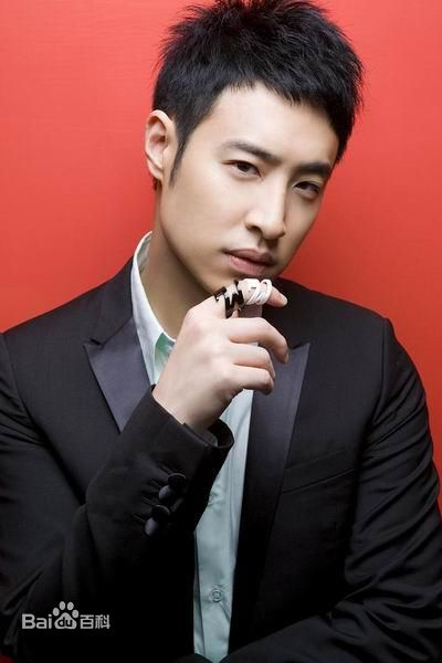 潘玮柏(Wilber Pan)安静的男子--前后照片