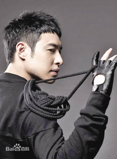 潘玮柏(Wilber Pan)安静的男子--前后照片