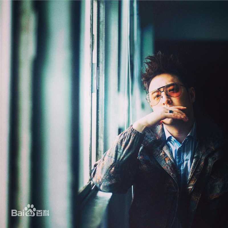 潘玮柏(Wilber Pan)最新杂志图壁纸