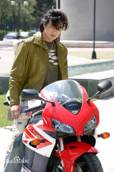 贺军翔(Mike He)恶魔在身边最优质剧照