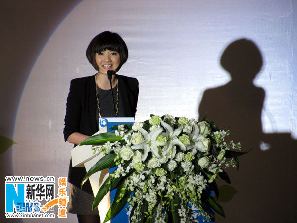 蒋小涵节目现场主持生活照