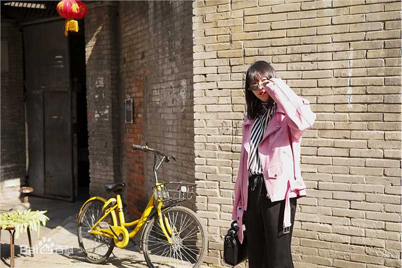 黄璐-街拍性感图片图集