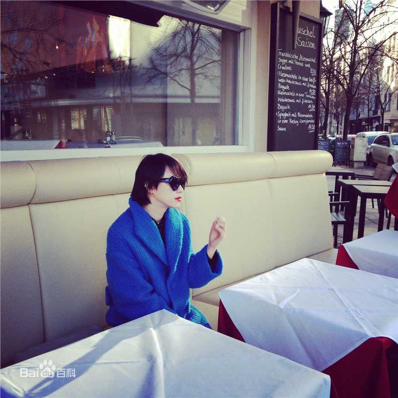 黄璐-街拍性感图片图集