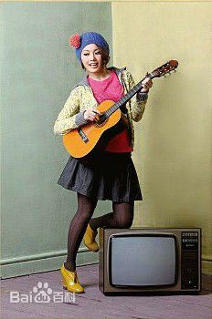 容祖儿(Joey Yung)2008代言YCMD盈彩美地休闲服前后照片