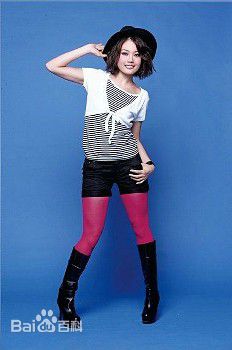 容祖儿(Joey Yung)2008代言YCMD盈彩美地休闲服前后照片