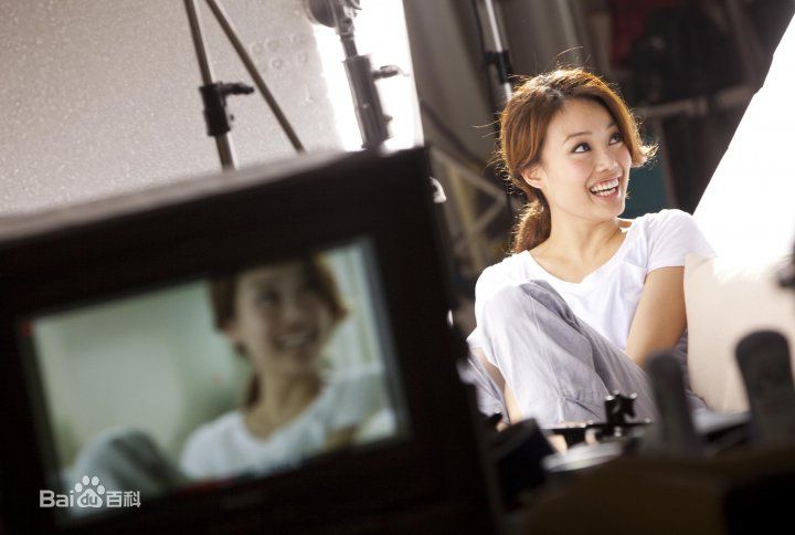 容祖儿(Joey Yung)女性卫生洁体露广告性感图片壁纸