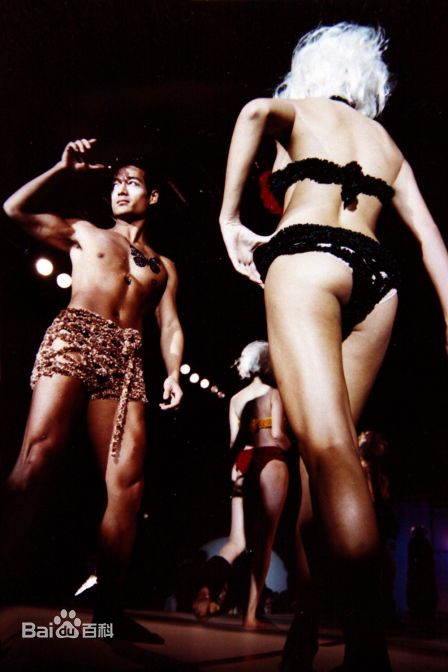 张政勇(Arm)与章子怡、范冰冰同拍广告及其它广告T台素颜照相册