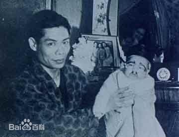 李小龙(Bruce Lee(英语)、ブルース.リー(日语)、 (朝鲜语))李海泉生活照