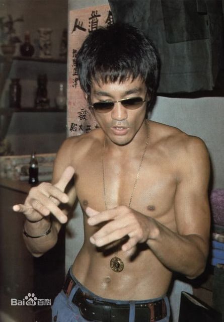 李小龙(Bruce Lee(英语)、ブルース.リー(日语)、 (朝鲜语))精彩图册