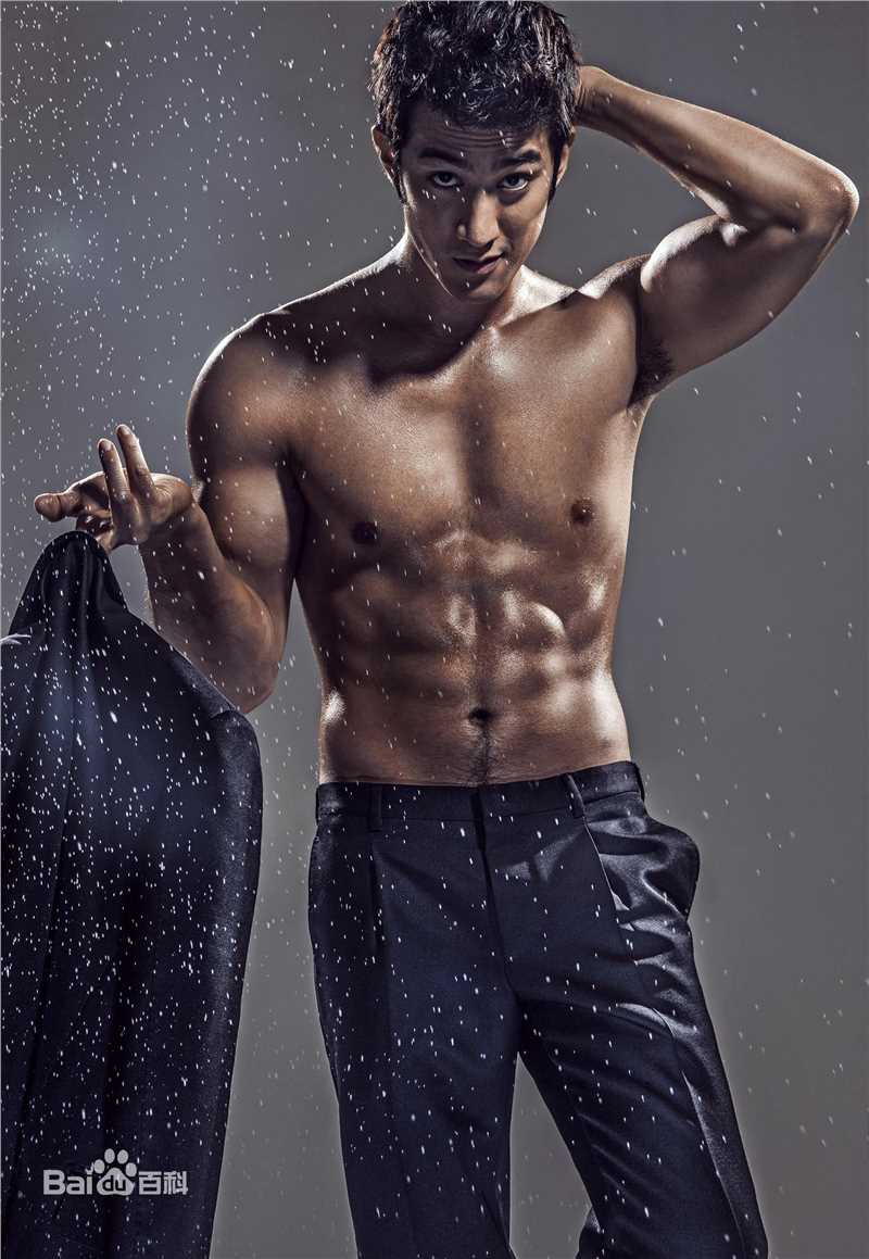 高清李治廷(Aarif Lee/Rahman(名))在2013年《时尚健康男士》中的图集