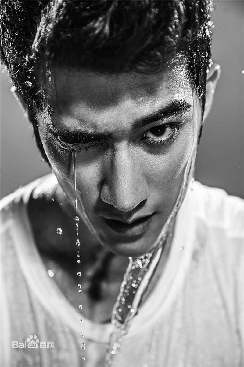 高清李治廷(Aarif Lee/Rahman(名))在2013年《时尚健康男士》中的图集