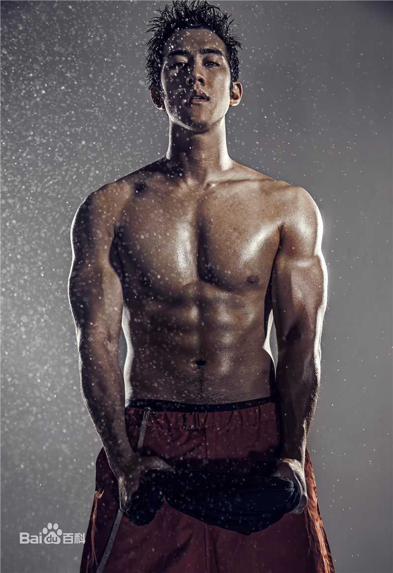 高清李治廷(Aarif Lee/Rahman(名))在2013年《时尚健康男士》中的图集