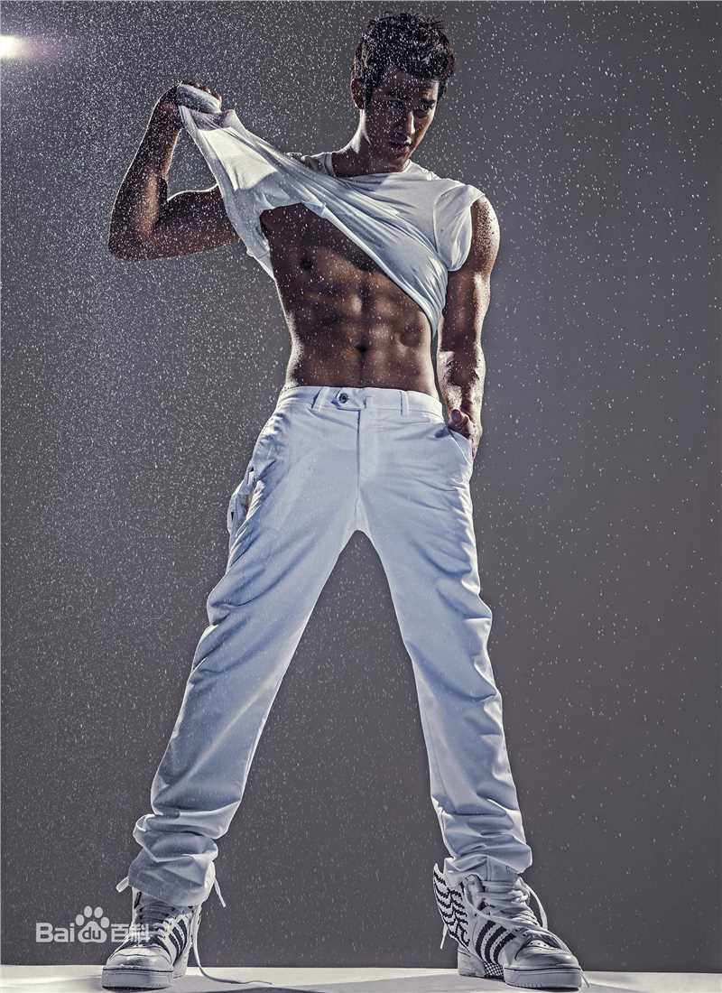 高清李治廷(Aarif Lee/Rahman(名))在2013年《时尚健康男士》中的图集