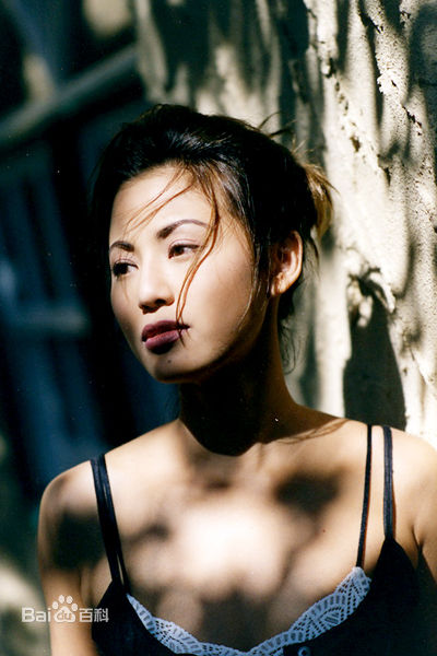陈雅伦(Ellen Chan)影视中的性感图片图集