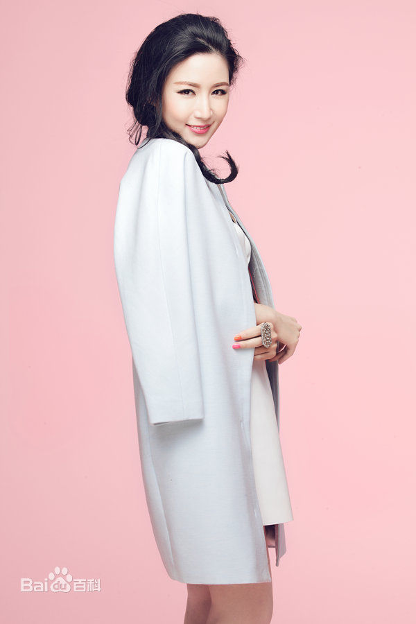 刘梓妍(Candy Liu)最优质春夏曝光 气质清新展花样笑靥