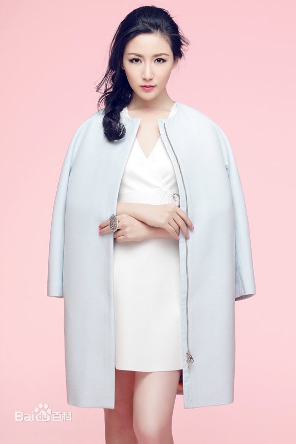 刘梓妍(Candy Liu)最优质春夏曝光 气质清新展花样笑靥