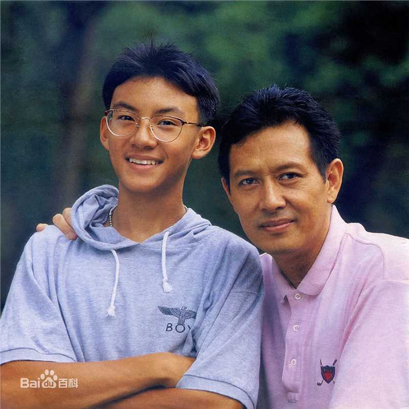 张震(Chang Chen)与父亲张国柱前后照片