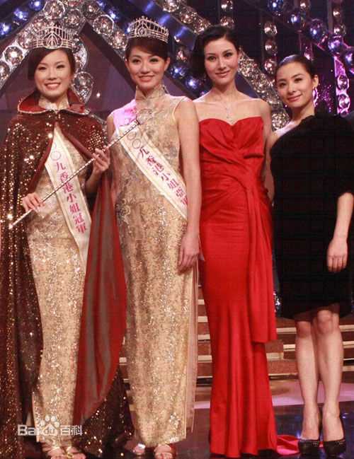 李嘉欣(Michele Monique Reis)担任09年港姐评委生活照相册