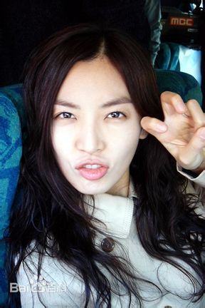 金素妍(,Kim So-yeon)生活照图册