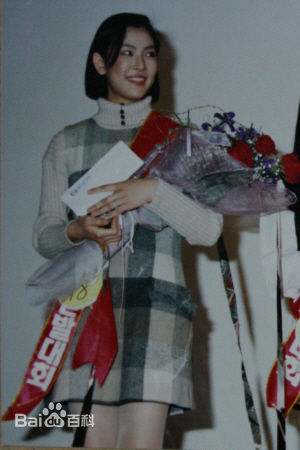 金素妍(,Kim So-yeon)小时候的图片图集