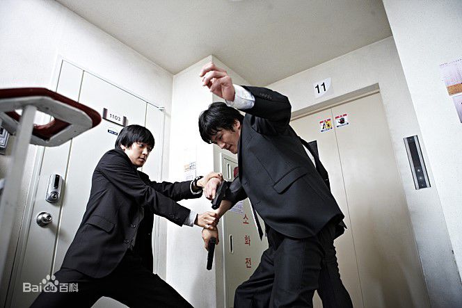 最新姜栋元(Kang Dong Won、カン ドンウォン)在《义兄弟》(2010)中的壁纸