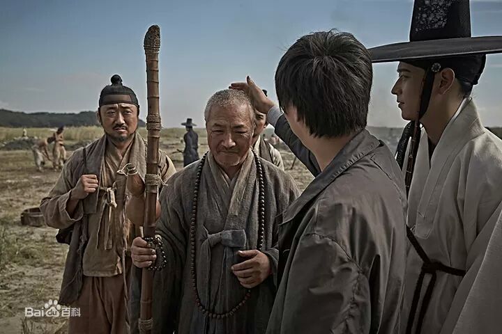 姜栋元(Kang Dong Won、カン ドンウォン)在《群盗:民乱的时代》(2014)中的