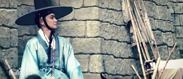 姜栋元(Kang Dong Won、カン ドンウォン)在《群盗:民乱的时代》(2014)中的