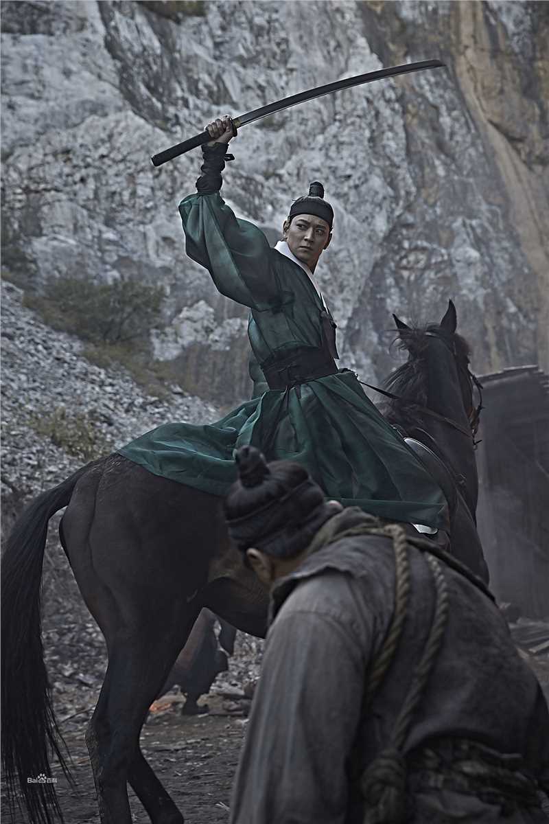 姜栋元(Kang Dong Won、カン ドンウォン)在《群盗:民乱的时代》(2014)中的