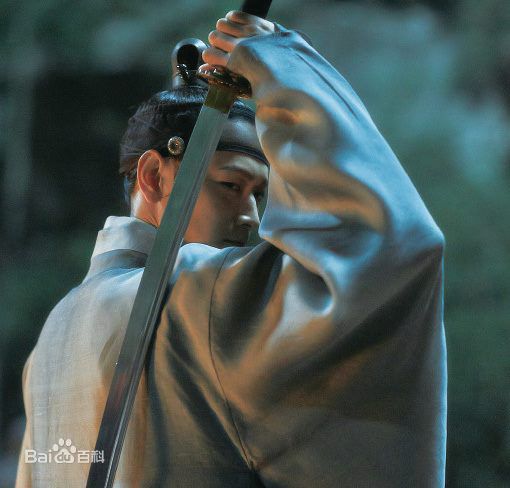 姜栋元(Kang Dong Won、カン ドンウォン)在《群盗:民乱的时代》(2014)中的