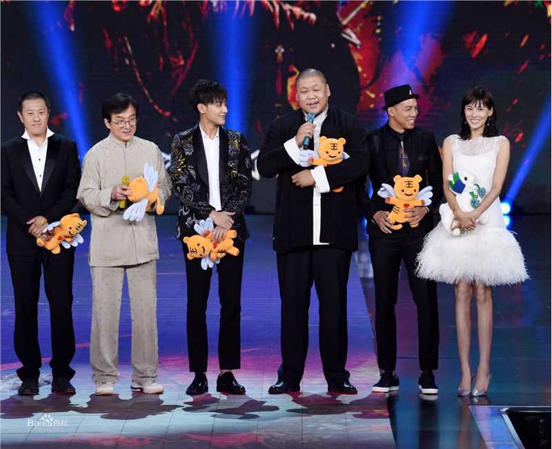 精选张蓝心(Zoe Zhang)在电影《绝地逃亡》中的图册