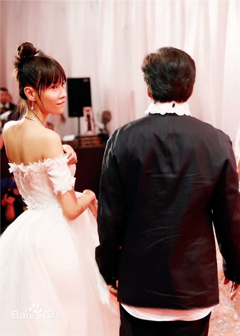 精选张蓝心(Zoe Zhang)在电影《绝地逃亡》中的图册