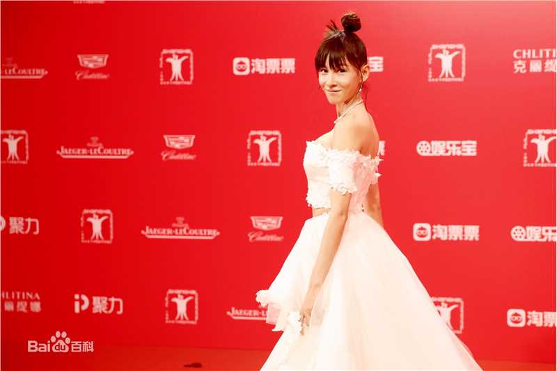 精选张蓝心(Zoe Zhang)在电影《绝地逃亡》中的图册