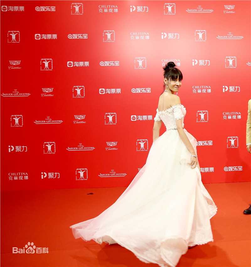 精选张蓝心(Zoe Zhang)在电影《绝地逃亡》中的图册