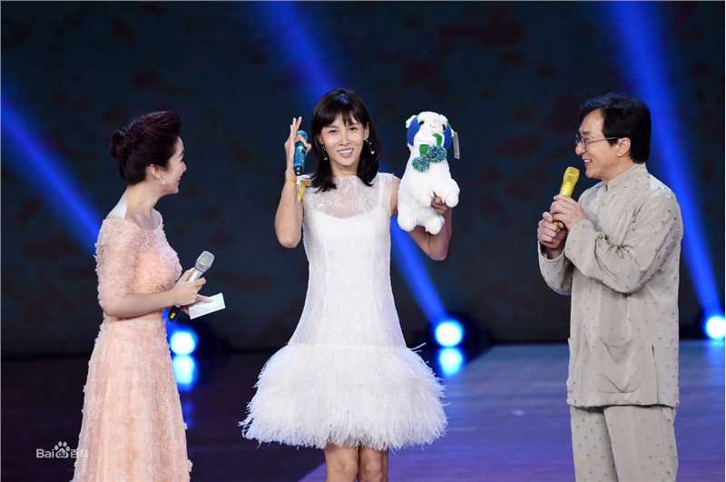 精选张蓝心(Zoe Zhang)在电影《绝地逃亡》中的图册