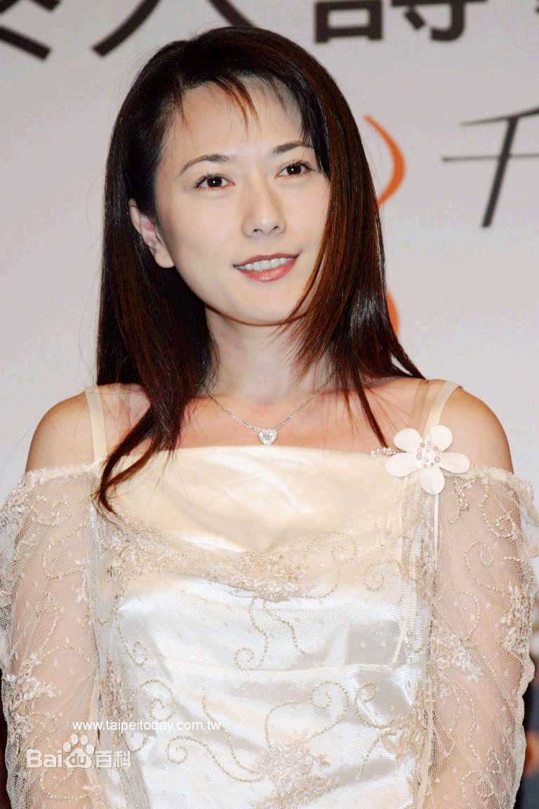 戈伟如出席活动性感图片图集