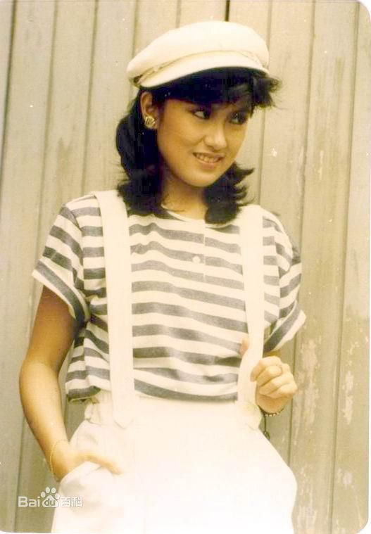 黄造时(Marian Huang chow she)信是有缘—商芷枚素颜照壁纸