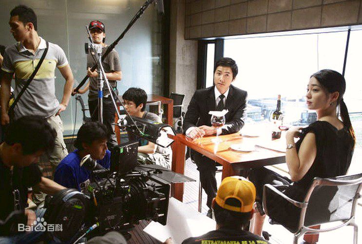 李尚禹(,Lee Sang Woo,イ·サンウ)顶楼的大象图册