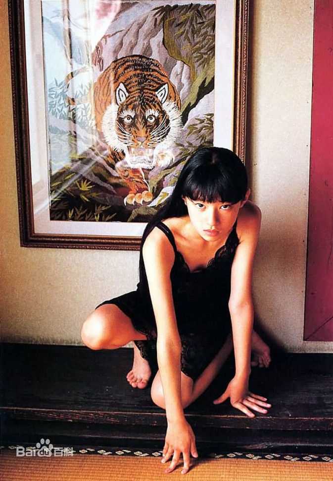 高清栗山千明(Chiaki Kuriyama/Queen Bee)精彩图册