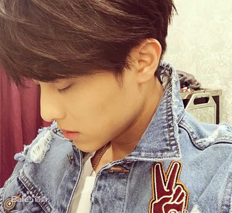 邱胜翊(Prince)微博更新3生活照