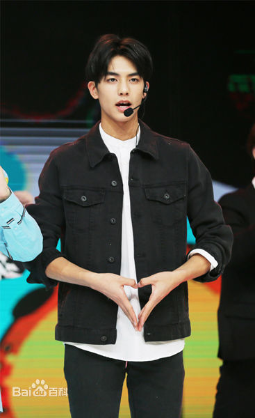 宋威龙(Song Weilong)在《天天向上》中的