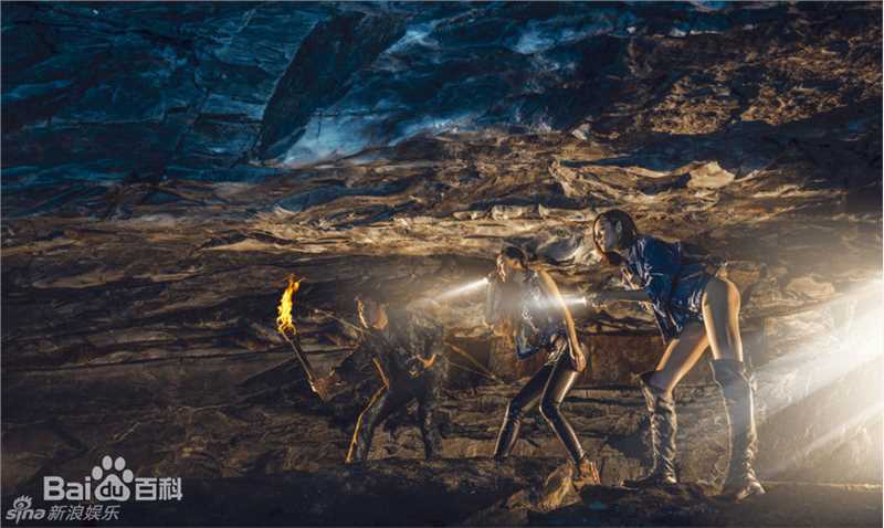 伊一(Eleven)最新《男人装》1月封面壁纸