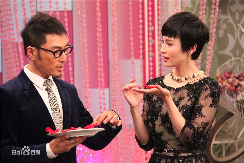 最新石筱群在作客《美丽俏佳人》节目中的图集