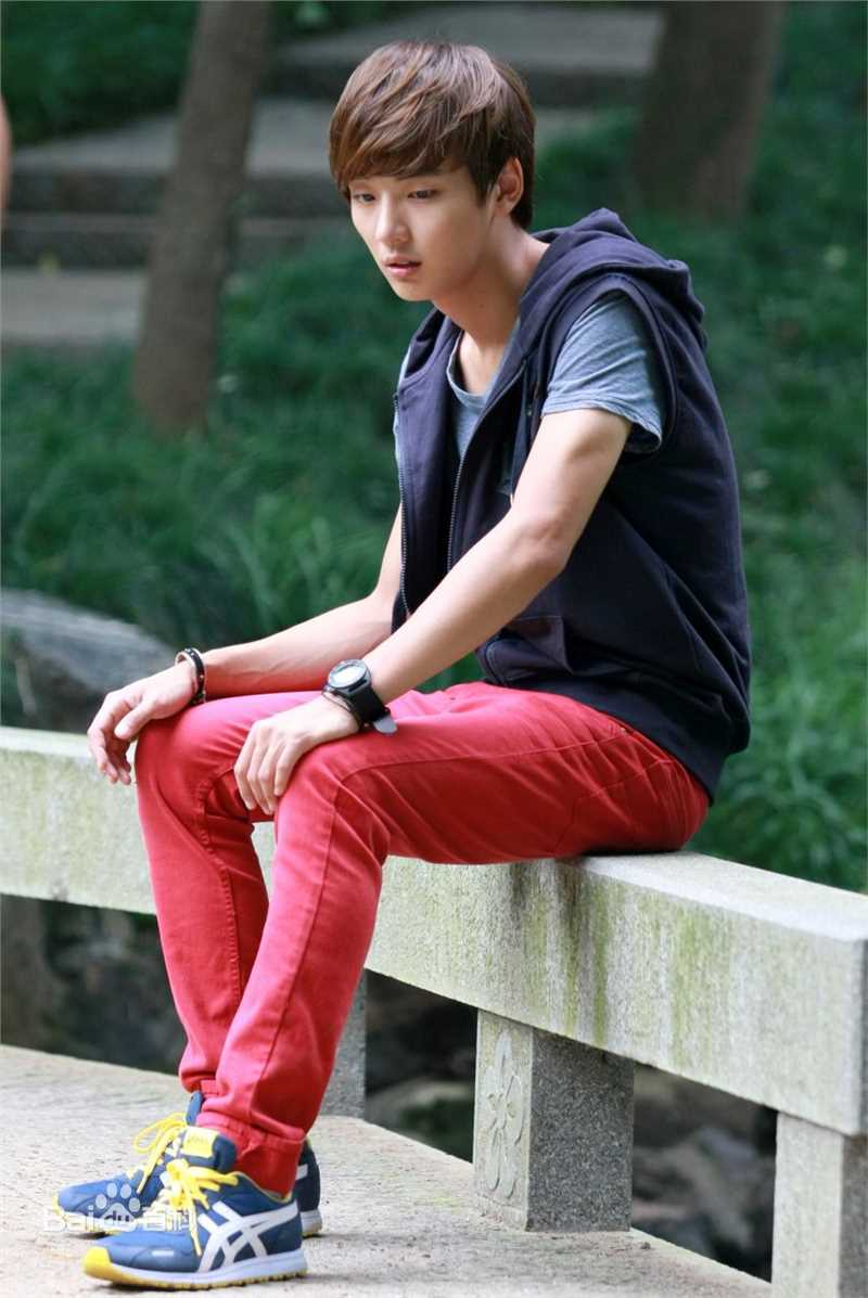 尹施允(,Yun Si Yun,ユン シユン,Yoon Si Yoon)幸福的面条 最新剧照