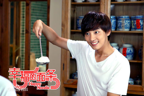 尹施允(,Yun Si Yun,ユン シユン,Yoon Si Yoon)幸福的面条 最新剧照