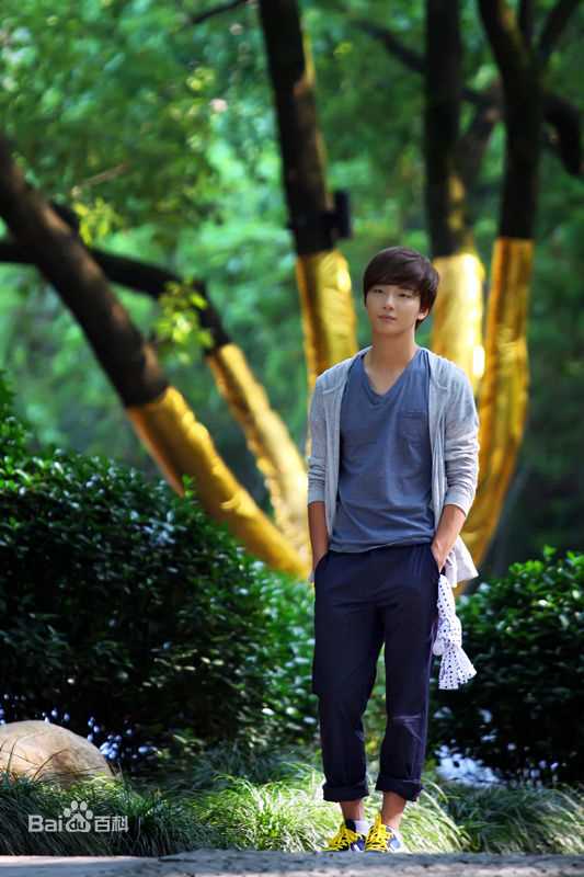 尹施允(,Yun Si Yun,ユン シユン,Yoon Si Yoon)幸福的面条 最新剧照