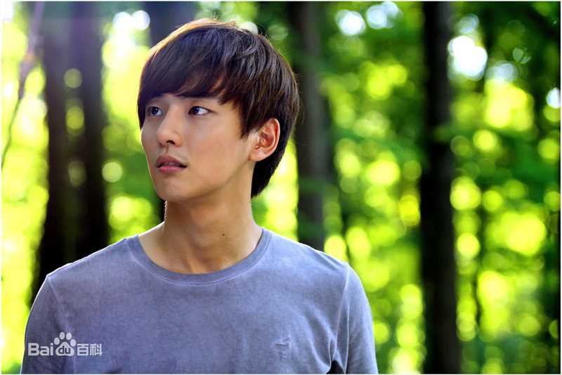 尹施允(,Yun Si Yun,ユン シユン,Yoon Si Yoon)幸福的面条 最新剧照